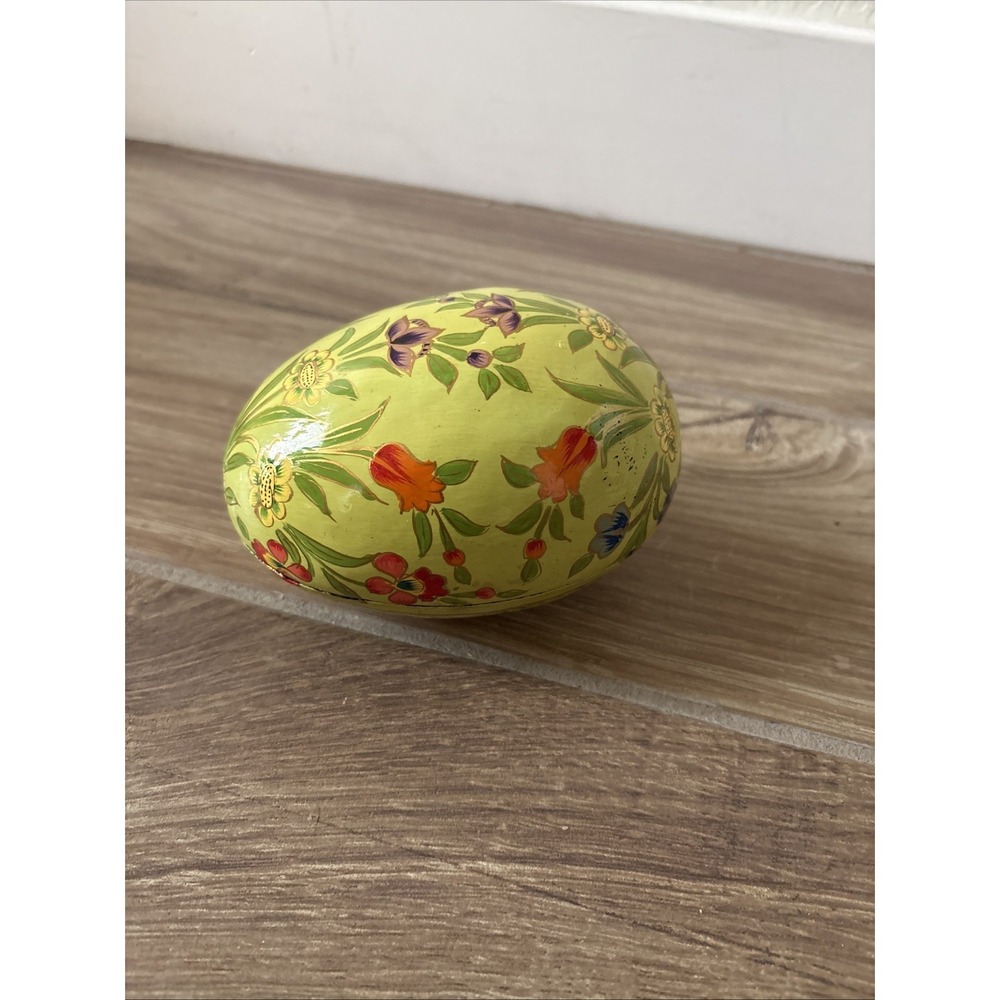 Paper Mache Easter Egg Container, Echt Erzgebirge, Germany. Green Flowers 5.5"